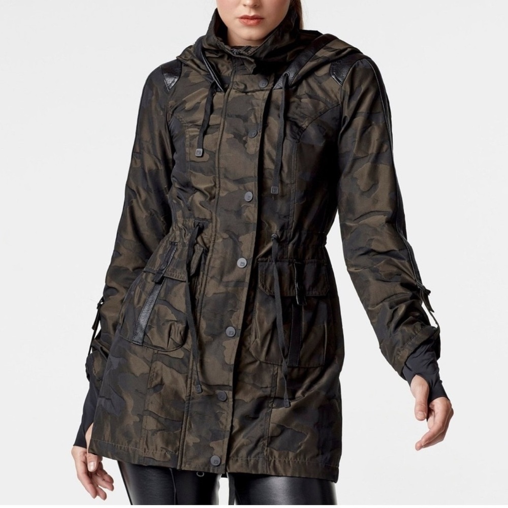 Stylish Women's Camouflage Utility Jacket